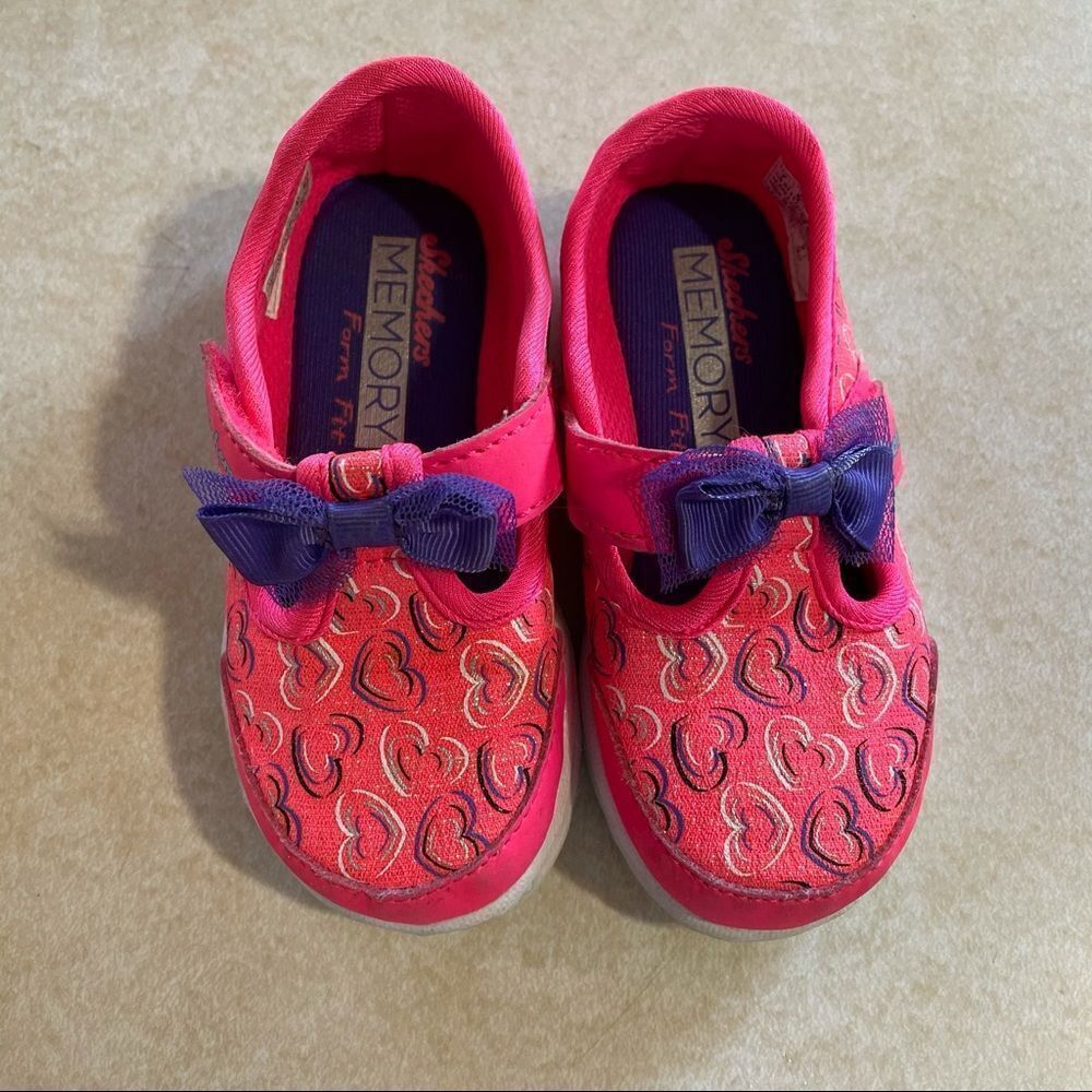 Skechers Bitty Bow shoes size 7 memory foam pink